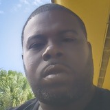 Deshaunarlinlq from Miami | Man | 44 years old | Cancer
