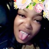 Shar from Milwaukee | Woman | 36 years old | Taurus