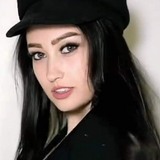 Gul from Senovo | Woman | 33 years old | Aries