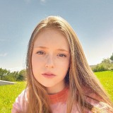 Becca from Chicago | Woman | 22 years old | Libra